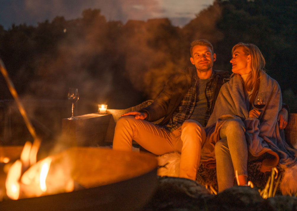 Cozy Lakeside Viewing